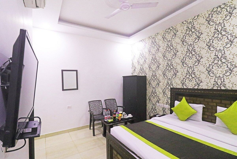 Airport Hotel Ashoka Palace, West