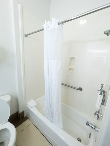 Bathroom 4, Sand Rose Beach Resort, Cameron