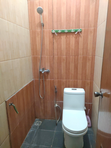 Bathroom 15