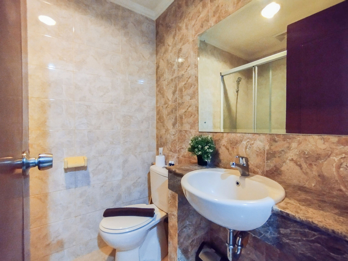 Bathroom 10