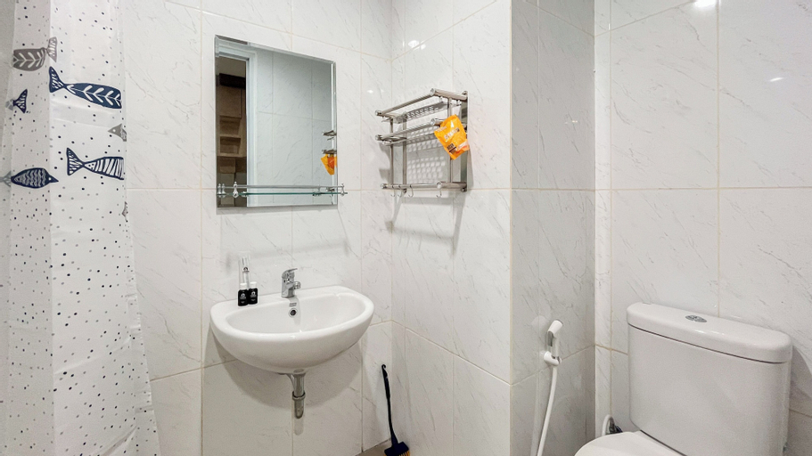 Bathroom 8