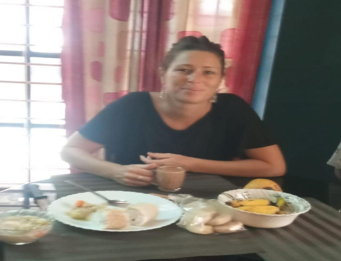 Food & Drinks 4, Raelyn's Homestay (King Room), Ernakulam