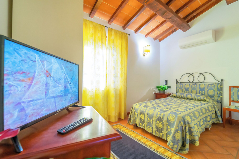 Bedroom 2, Albergo Falterona, Arezzo