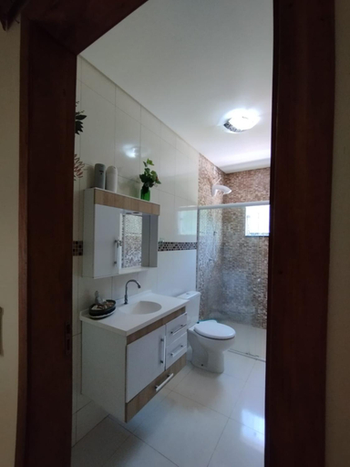 Bathroom 4, Pernoites no Atelie La Rosa I, Itapoá