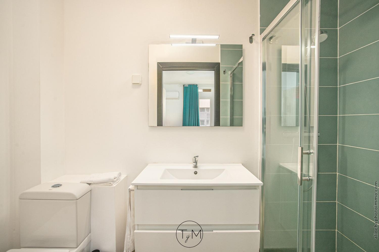 Bathroom 2, Carre d'as, Fort-de-France
