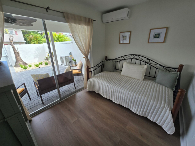 Bedroom 3, Luxurious & Spacious Townhouse in Prime Location, Miami-Dade
