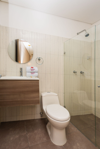 Bathroom 5, Hotel Perlatto, Bello
