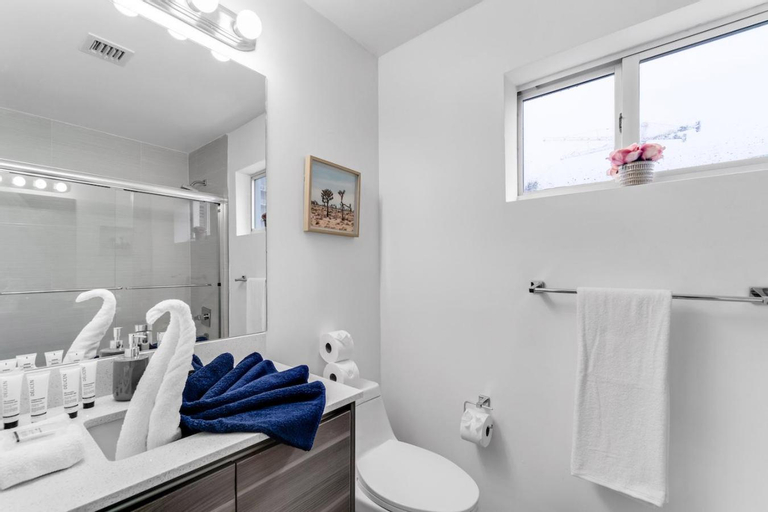 Bedroom 3, Lovely Unit Mins from Wynwood with Free Parking, Miami-Dade