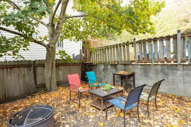 Others 5, Large funky 2 or 3 bedroom unit in prime location, Seattle