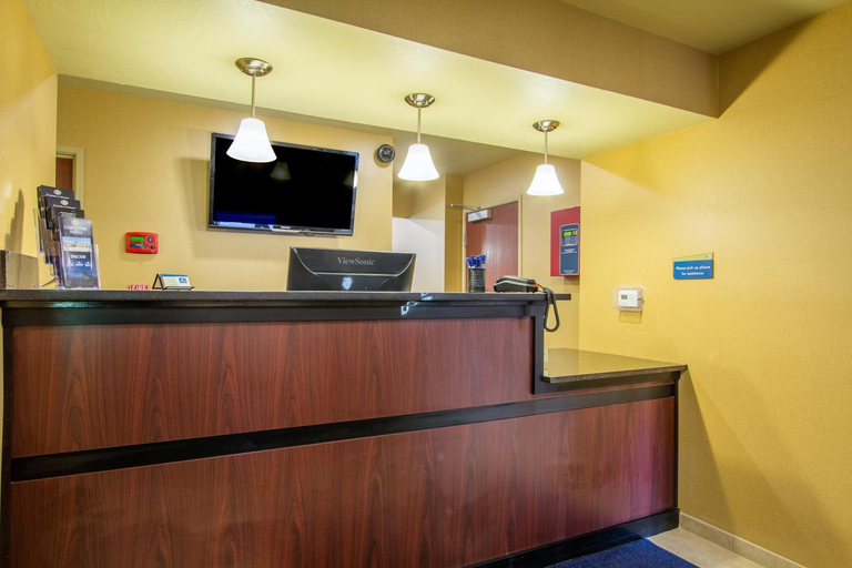 Public Area 2, Cobblestone Inn & Suites - Corry, Warren