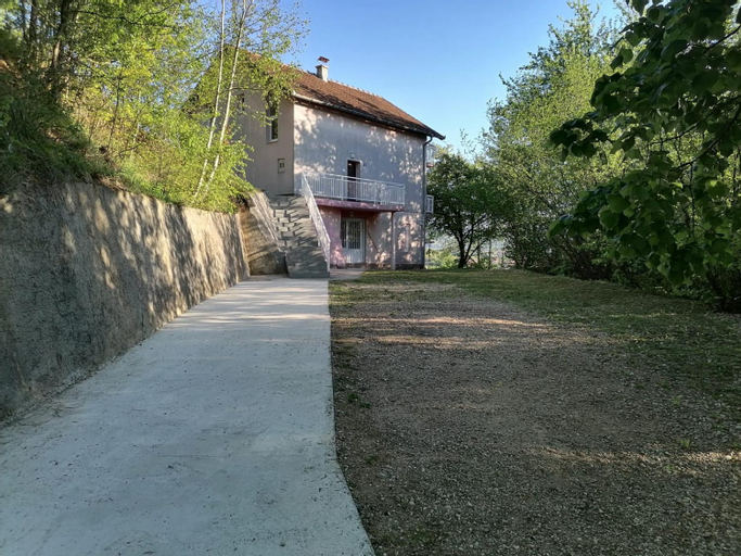 Exterior 12