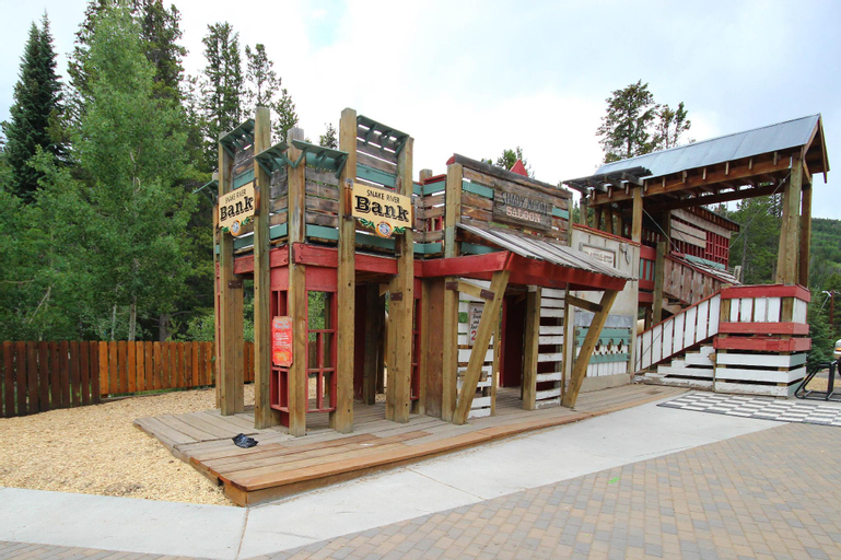 Buffalo Lodge 8352, Summit