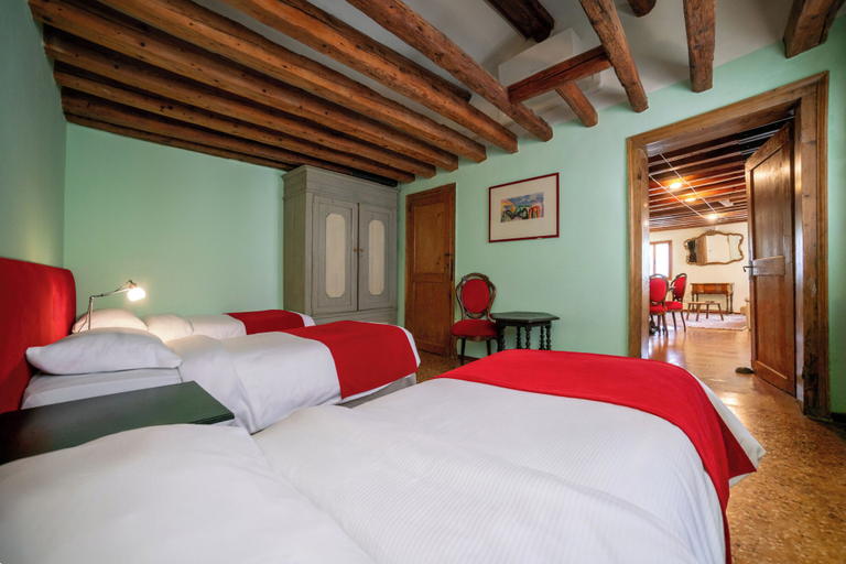 Bedroom 3, Palazzo San Luca, Venezia