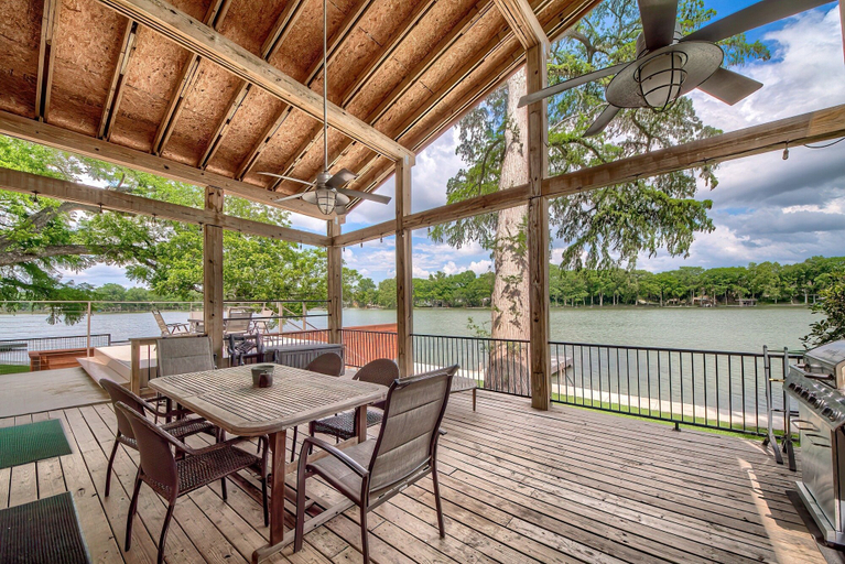Outdoor dining 4, Ld 247 Waters Edge At Lake Dunlap 4 Bedroom Home by RedAwning, Guadalupe