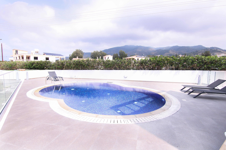 Sport & Beauty 5, Phaedrus Living Beachfront Villa Mare