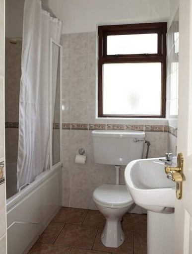 Bathroom 3, Gold Coast Resort Dungarvan