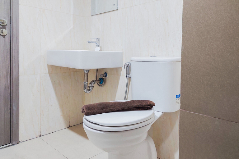 Bathroom 2, Comfort And Spacious 2Br At Tamansari Bintaro Mansion Apartment, Tangerang Selatan