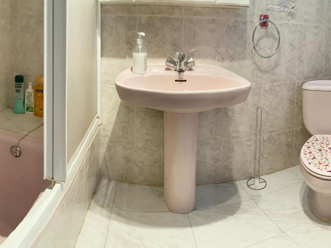 Bathroom 3, Holiday Home in Villamiel with Mountain Views, Cáceres
