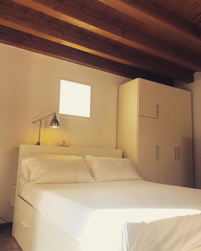 Bedroom 21