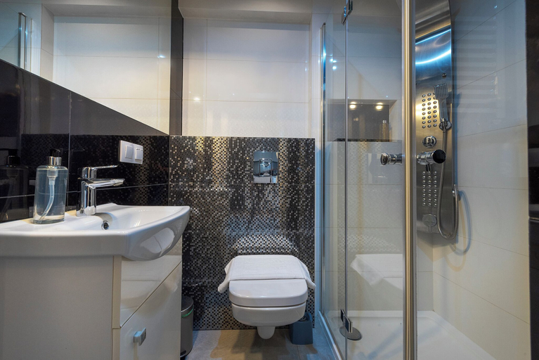 Bathroom, RentPlanet - Apartament na Śródmieściu, Warsaw