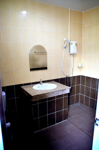 Bathroom 2, Chao Phraya Home, Phayuha Khiri