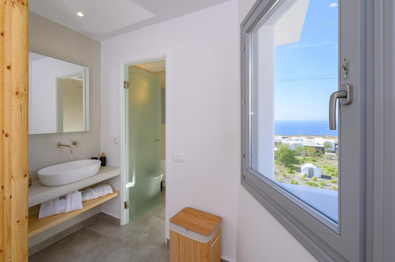Bathroom 3, Thoe Oia Suites, South Aegean