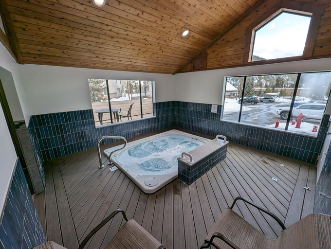 Bathroom 3, Quicksilver 1677, Summit