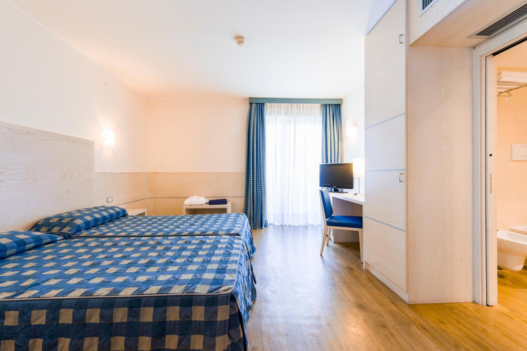 Bedroom 3, Caravel Bike Hotel, Trento