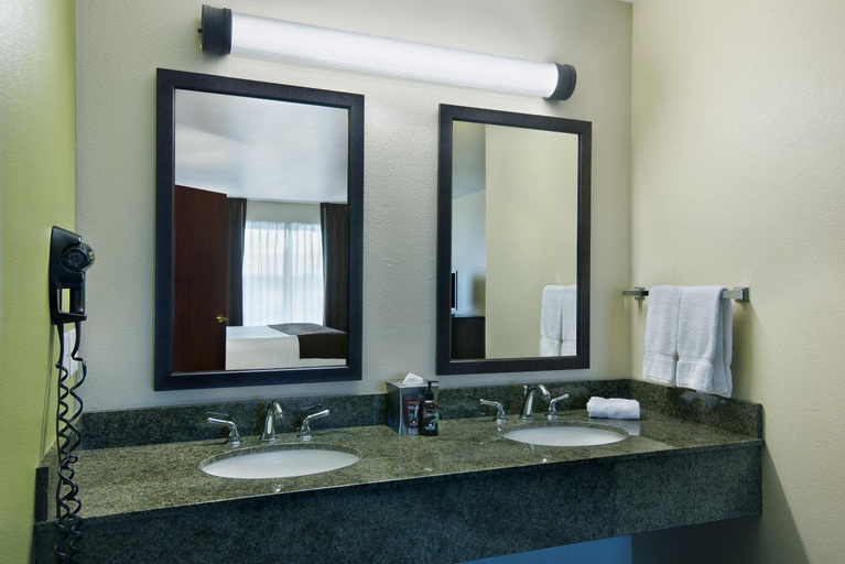 Bathroom 5, Oxford Suites Hermiston, Umatilla