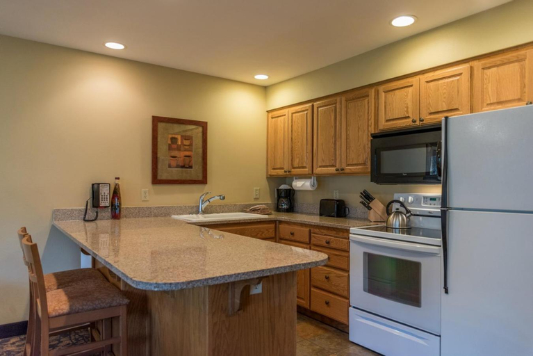 Dining Room 9