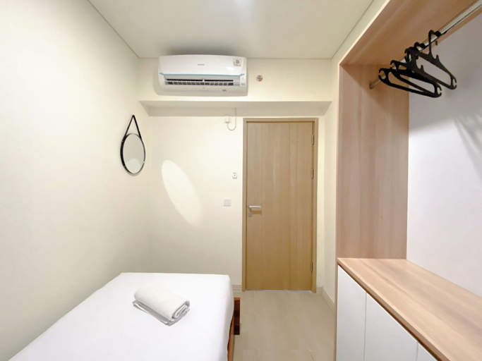 Bedroom 2, Homey 2Br With Work Space At Meikarta Apartment, Cikarang