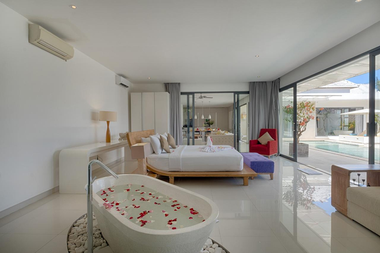 Bedroom 3, Luxury 3 Bedroom Villa Putih 2 #IR, Badung