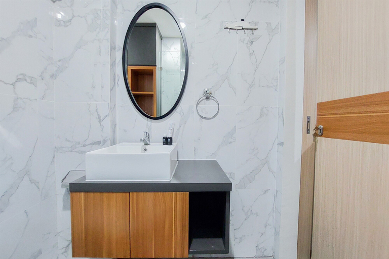 Bathroom 2, Great Choice 1Br Apartment Anwa Residence Bintaro, Tangerang Selatan