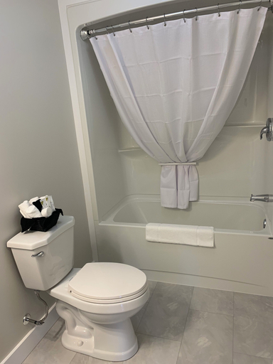 Bathroom 3, Gros Morne Coastal Suites ( suite #3 ), Division No. 9