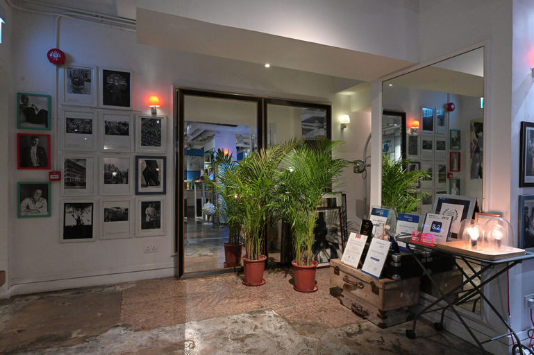 Public Area 18