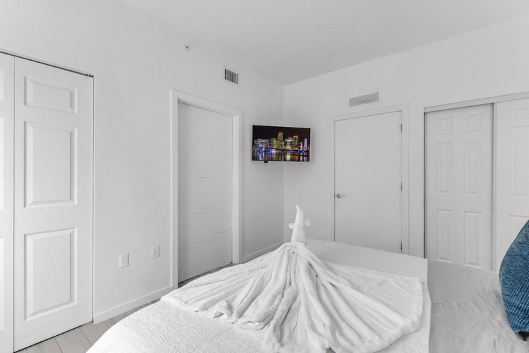 Bedroom 2, Lovely Unit Mins from Wynwood with Free Parking, Miami-Dade