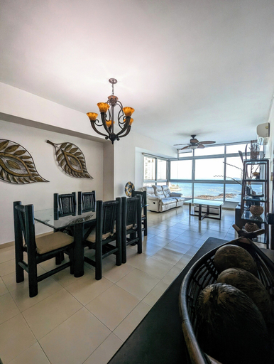 Food & Drinks, YC 1006 l Apartamento 2BR en av balboa, Panamá
