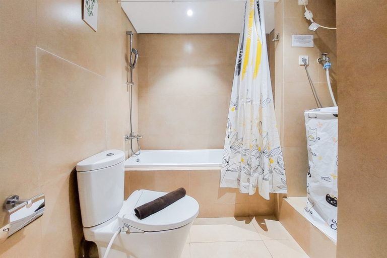 Bathroom 3, Comfy And Nice 2Br Branz Bsd City Apartment, Tangerang Selatan