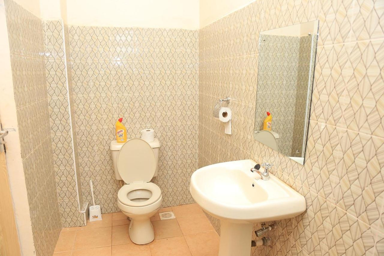 Bathroom, The 4 JS Bed and Breakfast Emali, Kajiado East