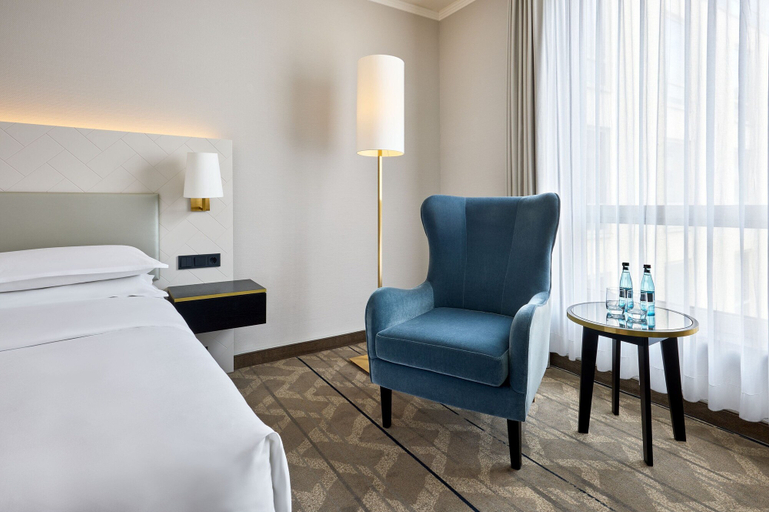 Bedroom 3, Sheraton Offenbach Hotel, Offenbach am Main