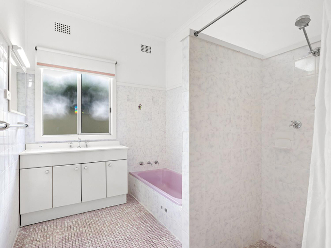 Bathroom 2, Sandy Shores, 18 Corlette Point Road, Port Stephens