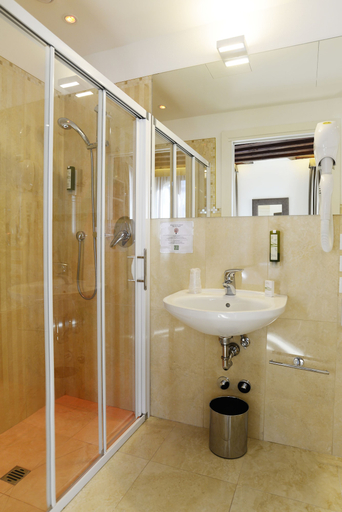 Bathroom 4, Hotel Leone, Venezia