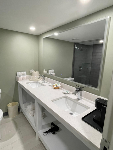 Bathroom 7