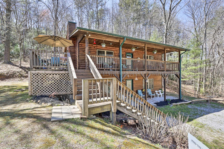 Mountain Getaway with Pond, Grill, and 2 Fire Pits!, Cherokee