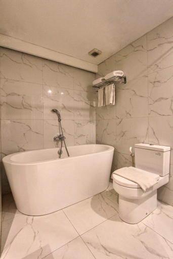 Bathroom 7