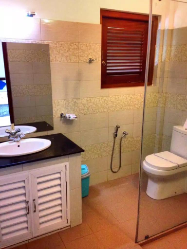 Bathroom 2, Grace Holiday Bungalow, Hildummulla