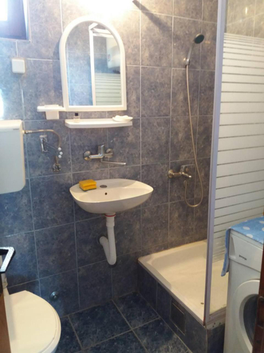 Others 4, Apartman Tripkovic