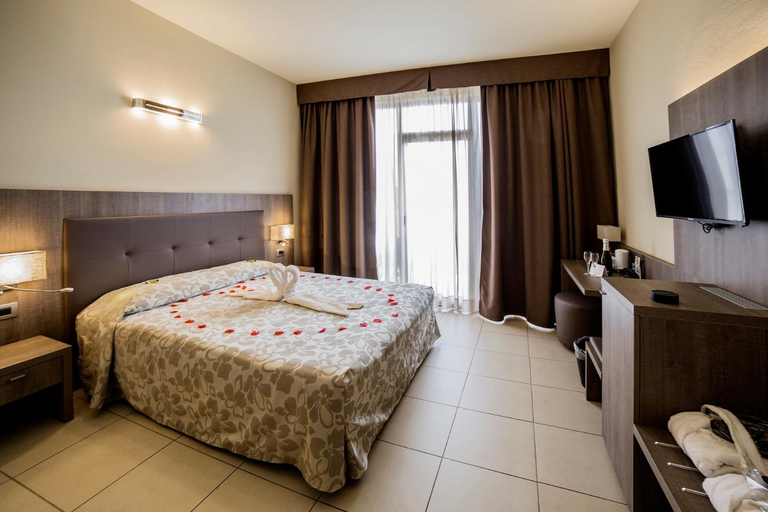 Bedroom 3, Hotel Lovere Resort and Spa, Bergamo