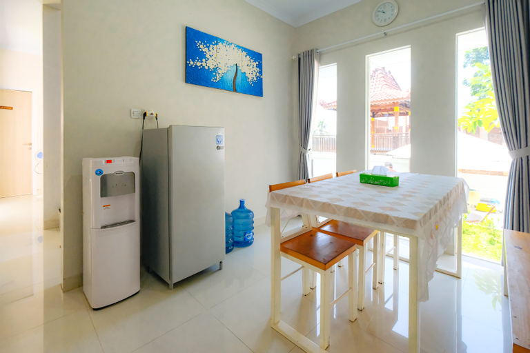 Dining Room 10