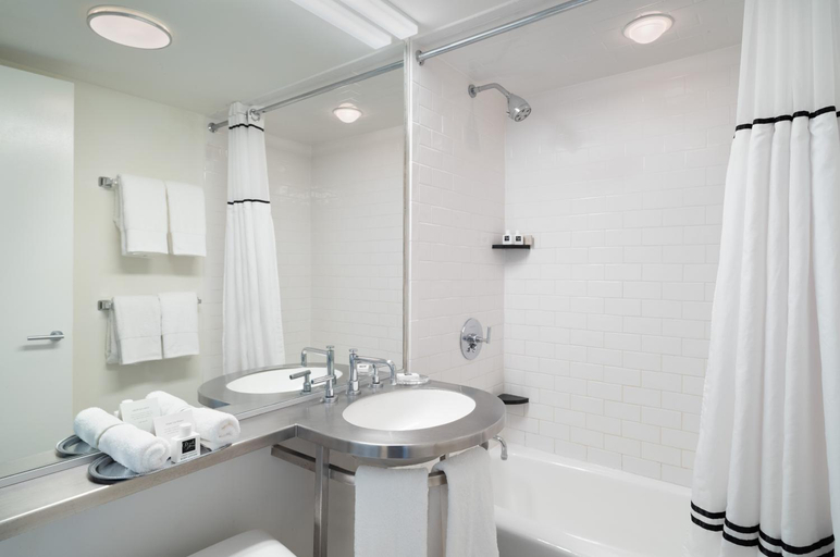 Bathroom 4, The Star Inn, Cape May